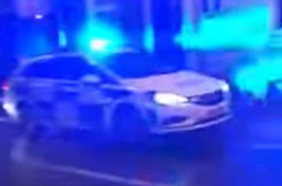Angleška policista sta pridrvela v stilu
