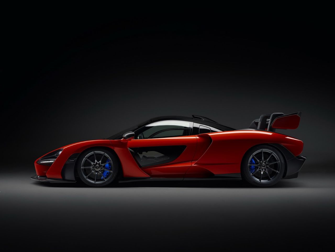 Najzmogljivejši serijski McLaren kot poklon veliki legendi 
