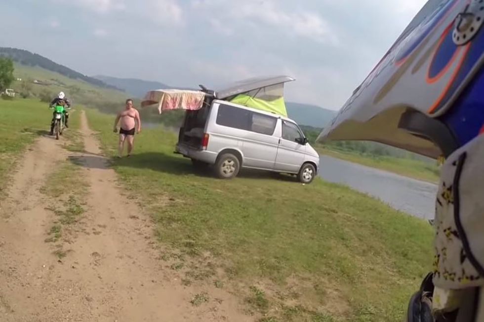 Motoristi proti ostalim