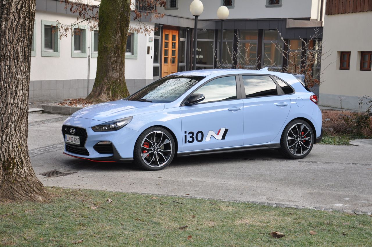 Kliči N za Nurburgring Kliči N za Nurburgring