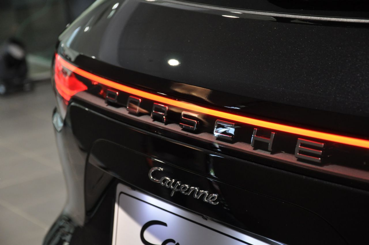 Porschejev terenec v novi izdaji že snubi kupce