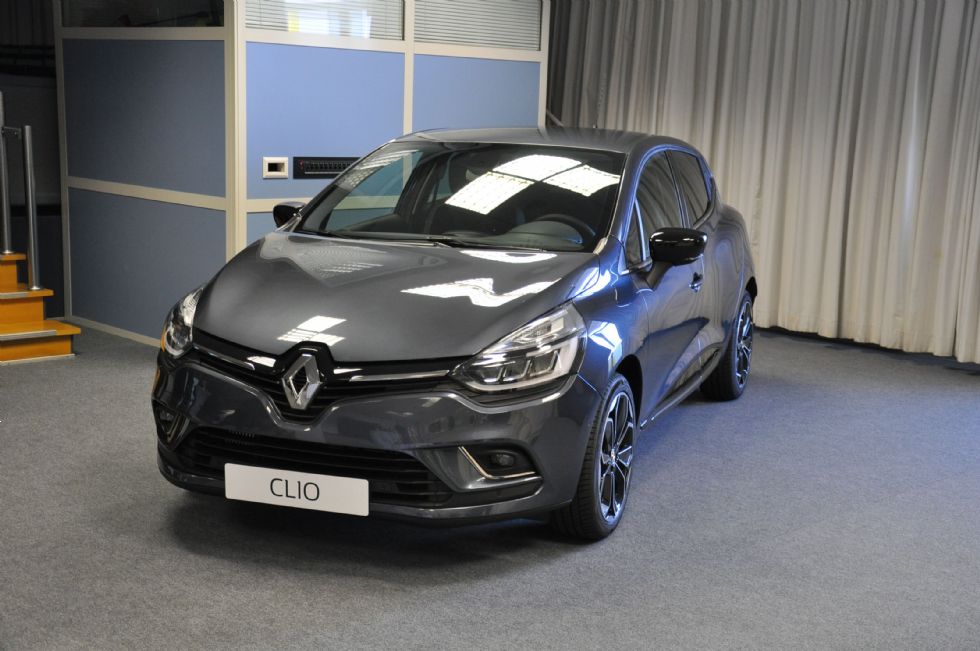 Clio za slovenske kupce krepi tudi Revozovo samozavest