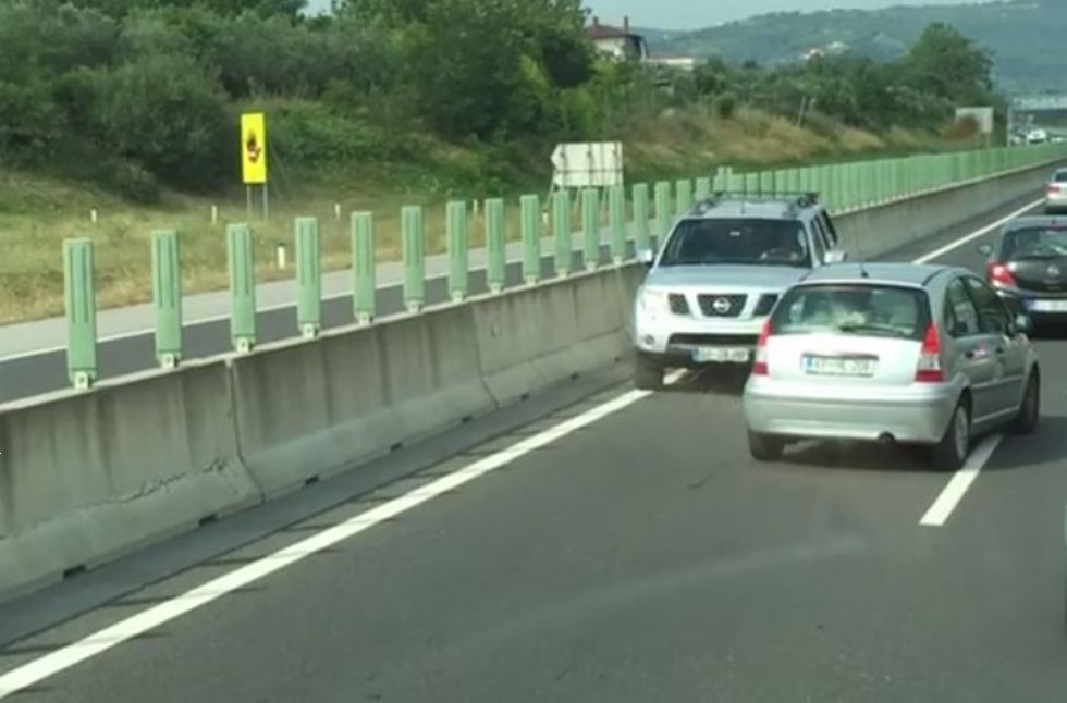 Močno vinjen Slovenec po nasprotnem pasu