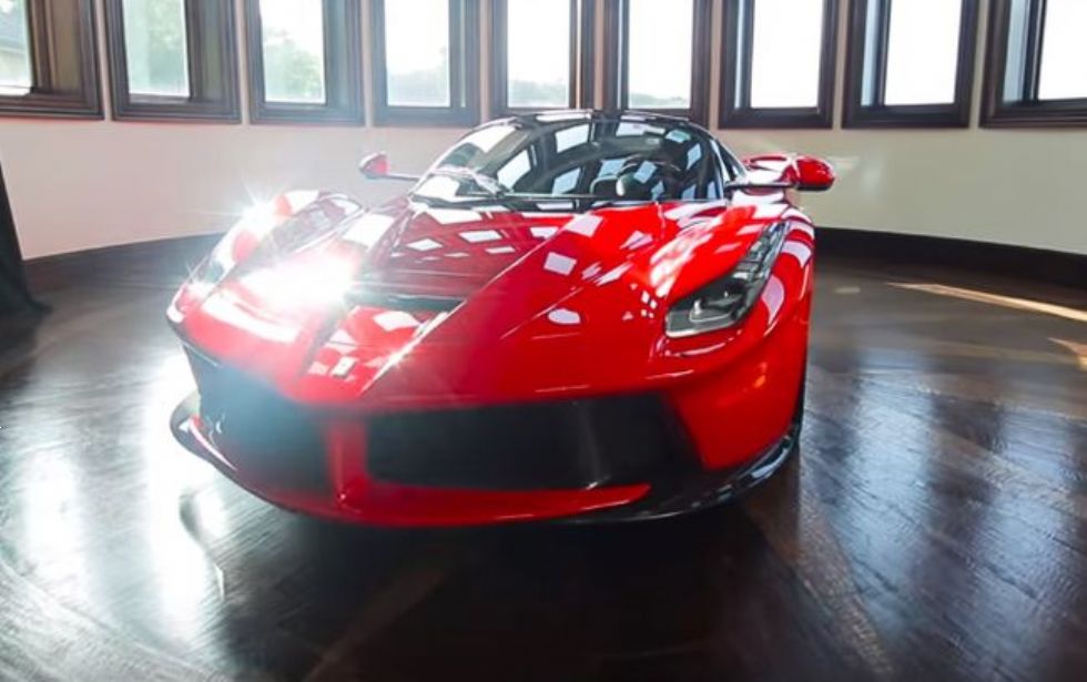 LaFerrari Aperta v najbolj prestižni garaži na svetu