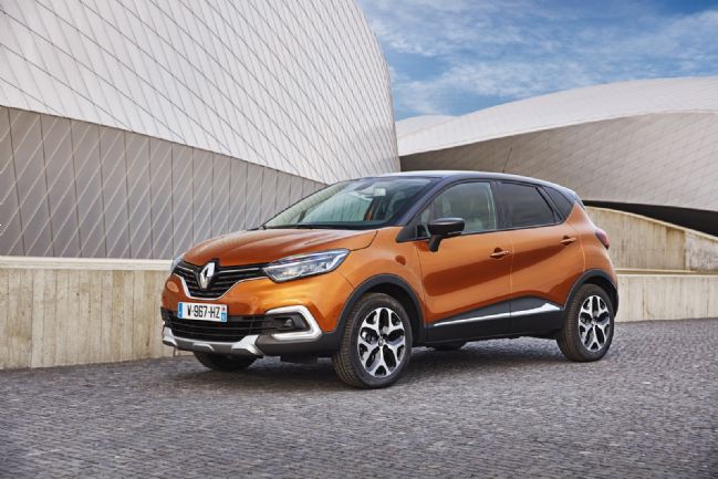Captur odslej tudi kot Initiale Paris Captur odslej tudi kot Initiale Paris