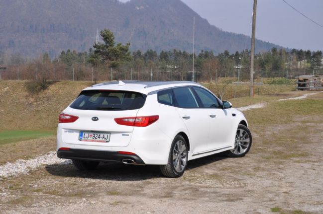 Karavan in priključni hibrid za boljšo prepoznavnost