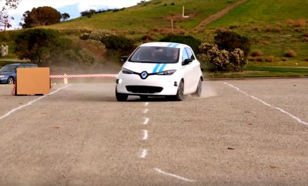 Poglejte kako deluje Renaultova varnostna umetna inteligenca 