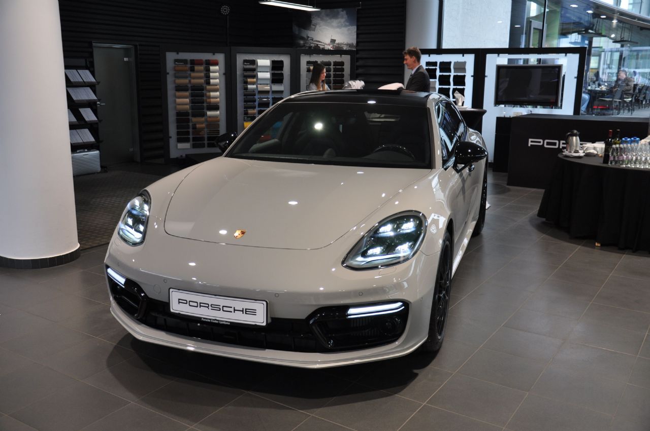 Je Panamera Sport Turismo primerljiva z Audijem RS6 Avant?