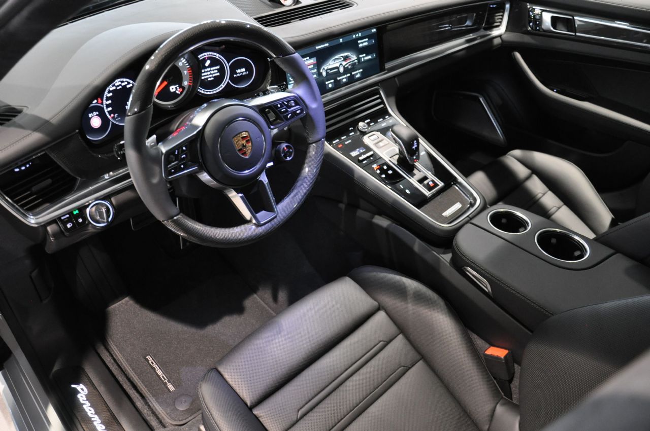 Je Panamera Sport Turismo primerljiva z Audijem RS6 Avant?