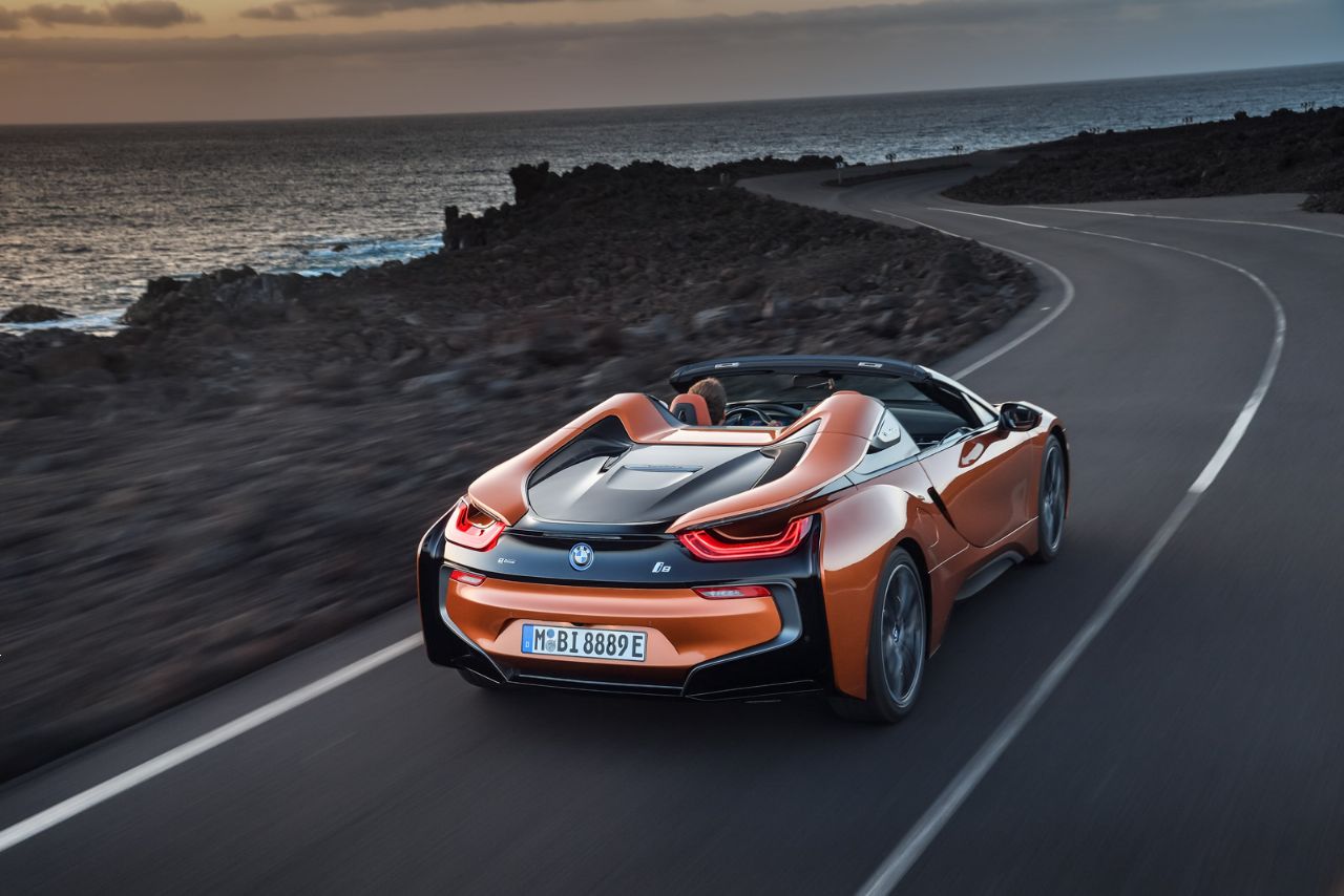 Odslej tudi kot roadster Odslej tudi kot roadster