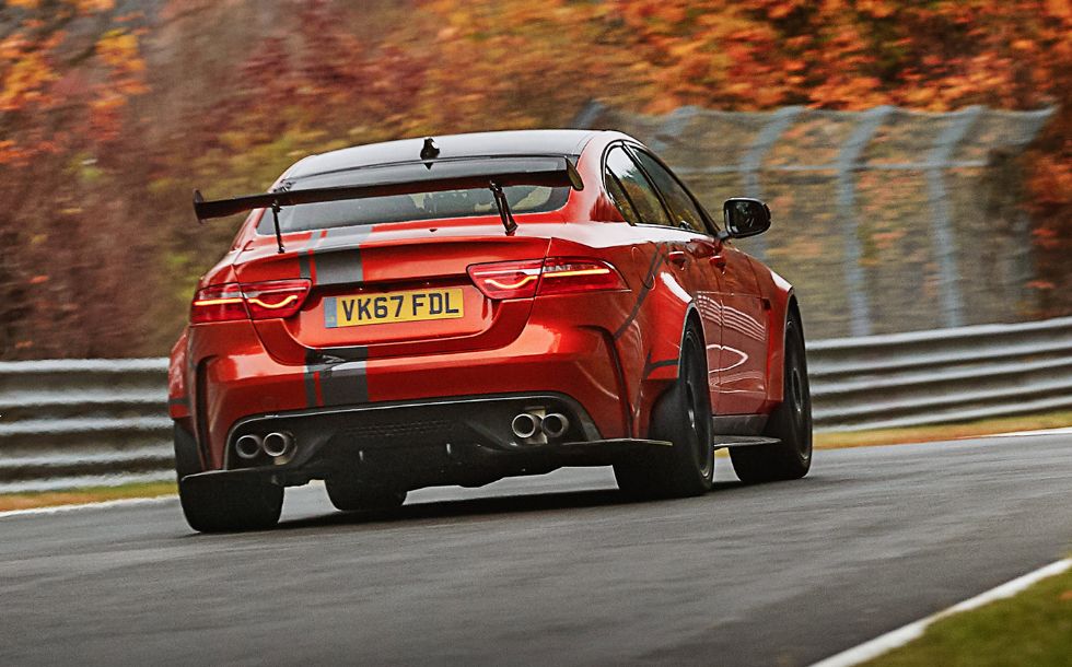 600-konjski Jaguar XE hitrejši od Giulie Quadrifoglio