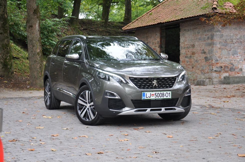 Športni terenec, ki se najraje primerja s Škodo Kodiaq