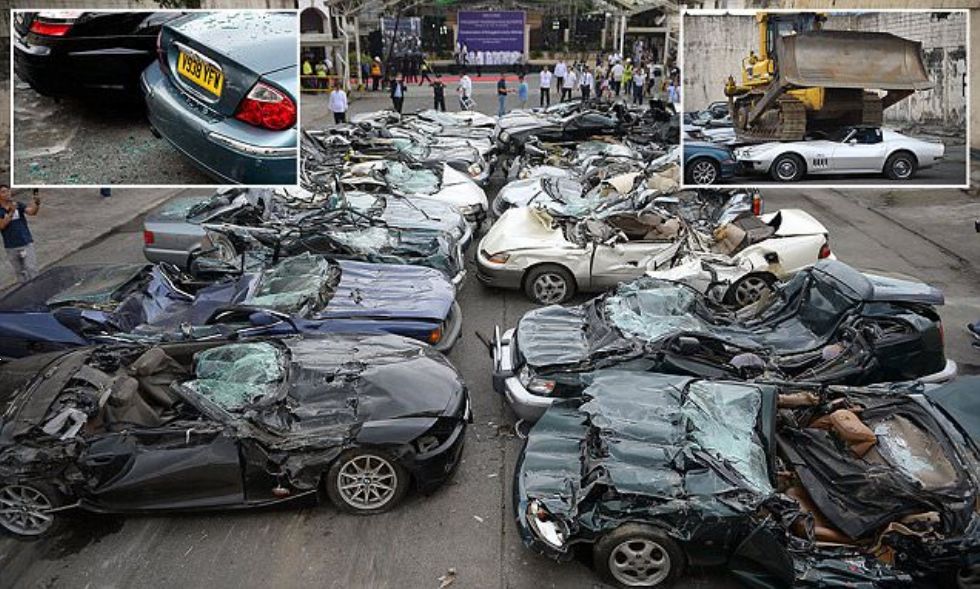 Pod gosenicami pokončali tudi Lamborghinija