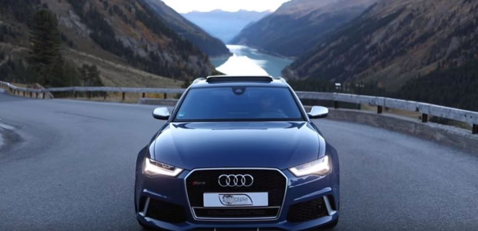 Audi RS6 Avant z izpušnim sistemom Akrapovič