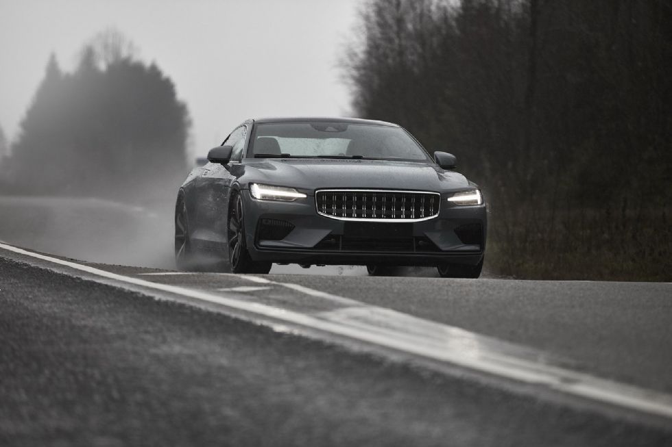 Polestar 1 igre do 220 km/h