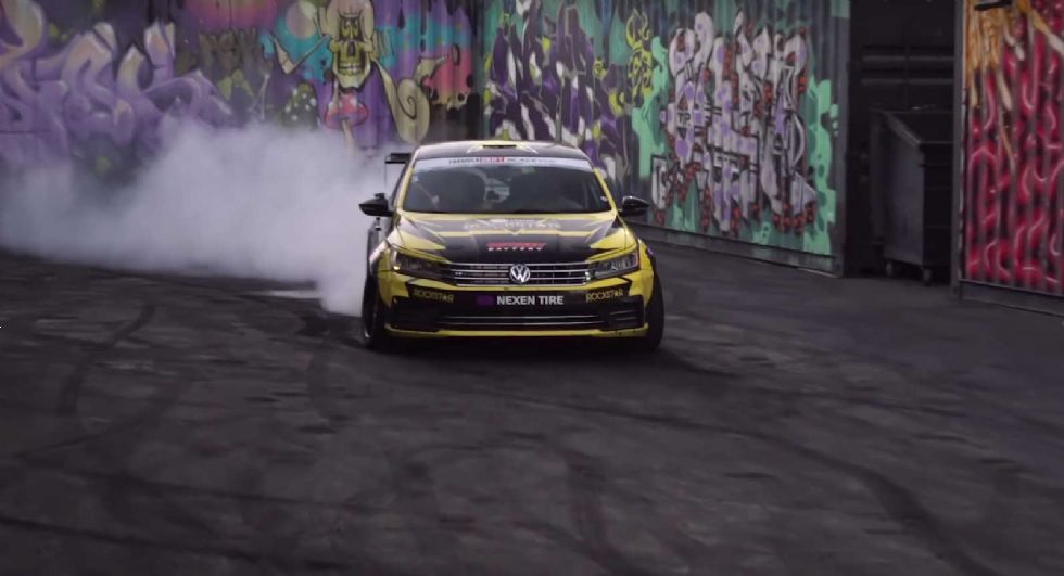 Tanner Foust drifta s Passatom