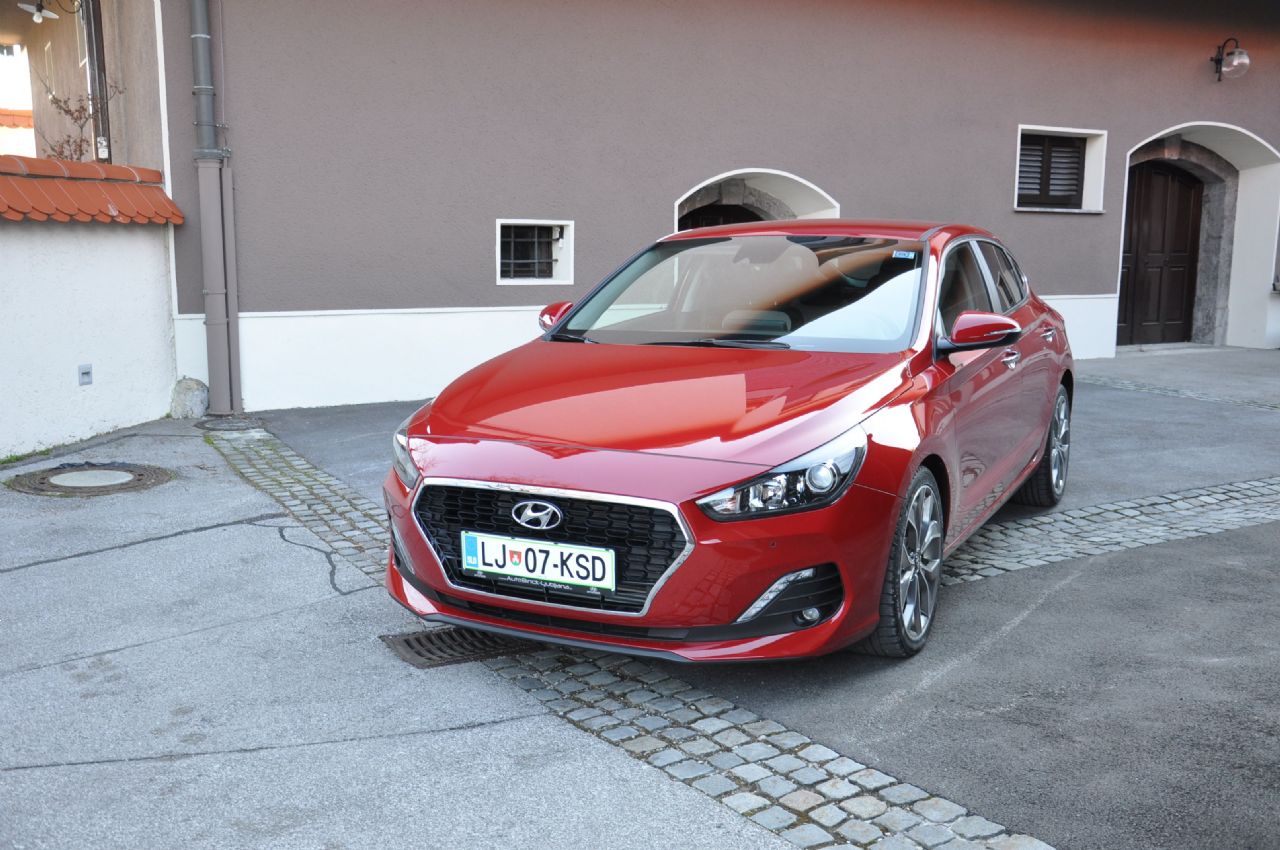 Petvratni kupe kot zadnji člen družine i30