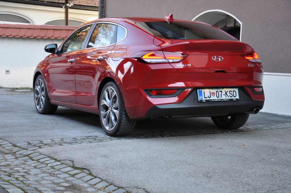 Petvratni kupe kot zadnji člen družine i30