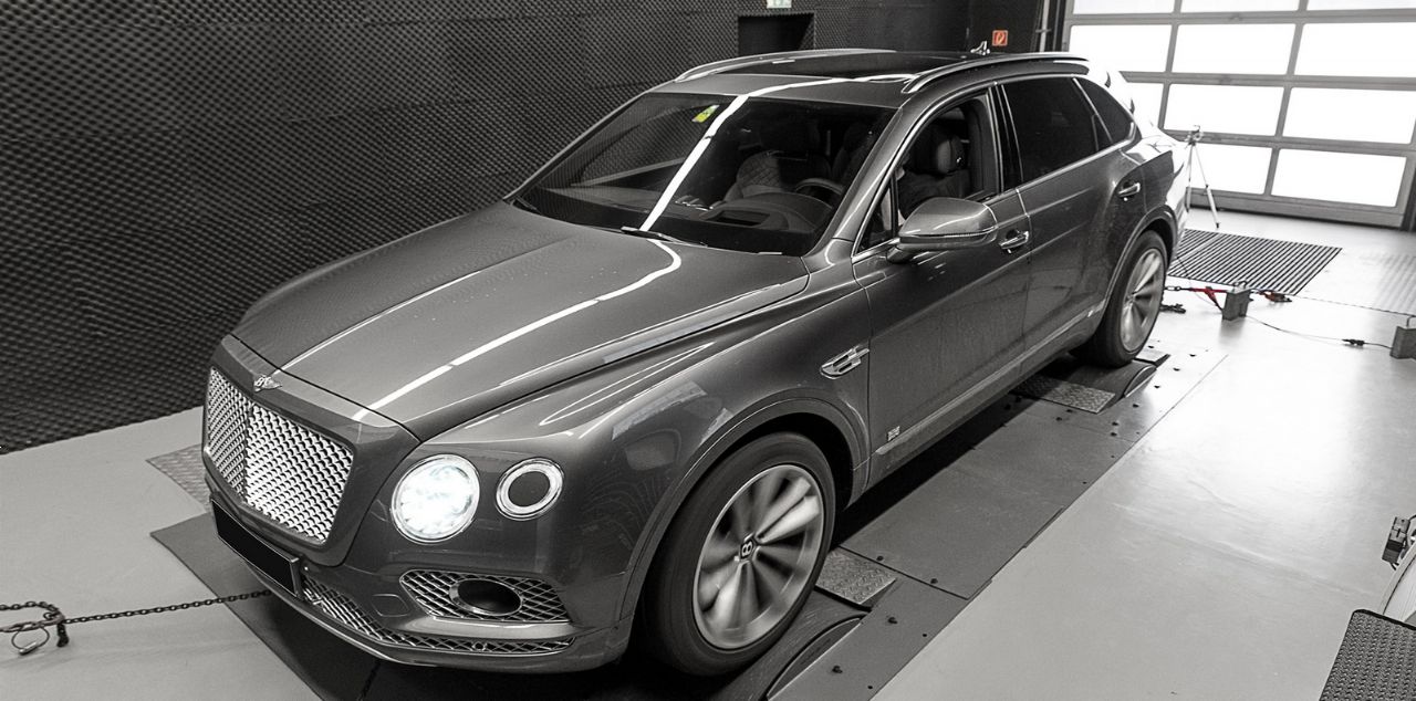 Bentayga in 710 konjičev