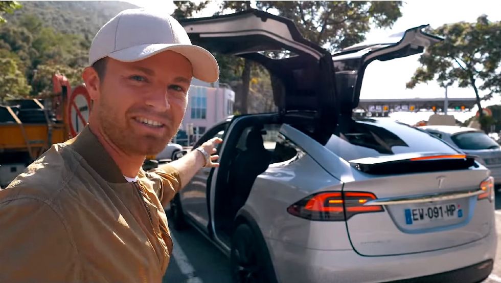 Nico Rosberg za volanom Tesle Model X