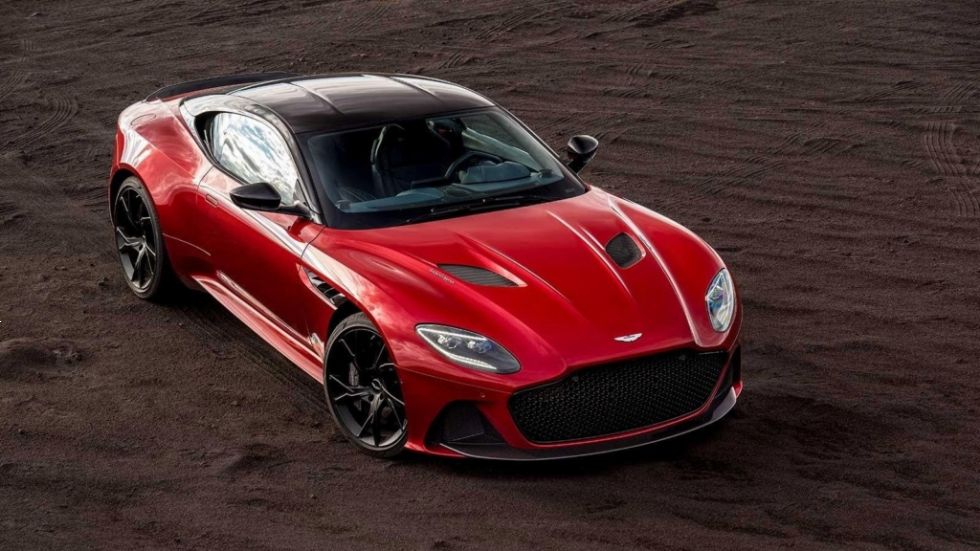 Hardcore maneken v lovu za Ferrarijem Hardcore maneken v lovu za Ferrarijem