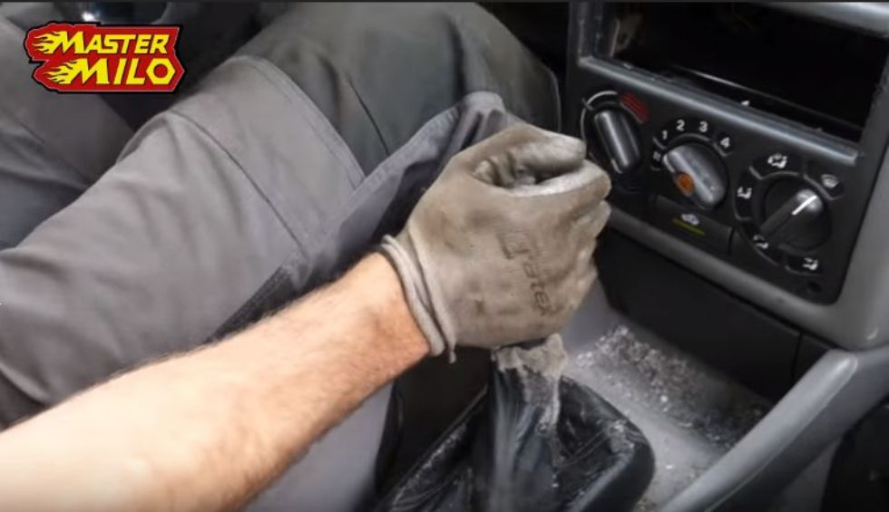 V vzvratno prestavo pri 100 km/h