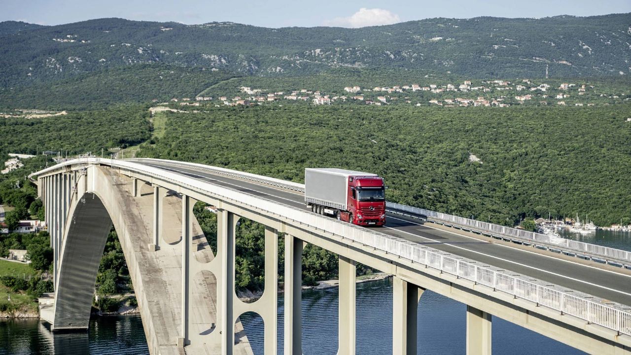 Novi Actros brez vzvratnih ogledal