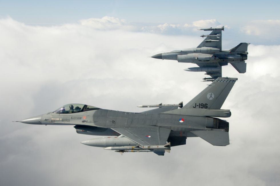 Nizozemski F-16 je zadel samega sebe