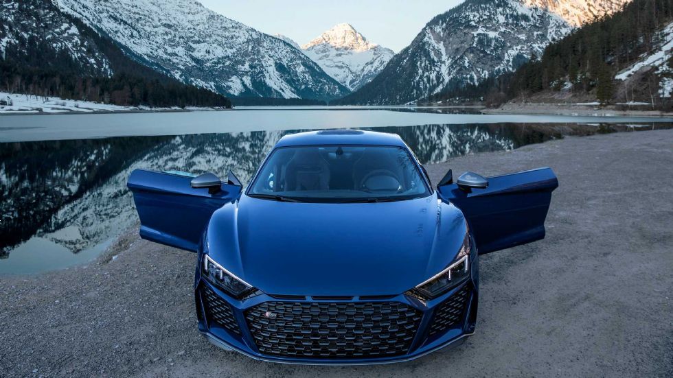Poezija za bencinske fanatike - Audi R8 V10 