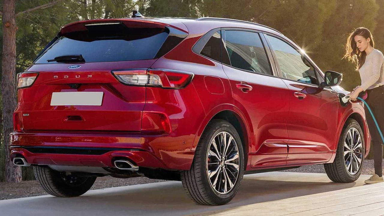Kuga v novi izdaji tudi kot priključni hibrid Kuga v novi izdaji tudi kot priključni hibrid
