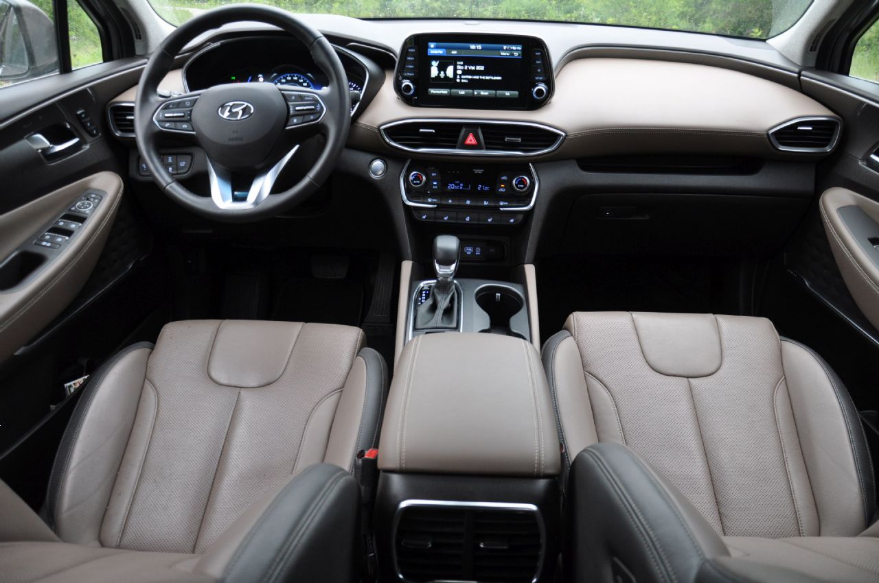 Netipičen Hyundai, ki ponosno stopa v premijski razred