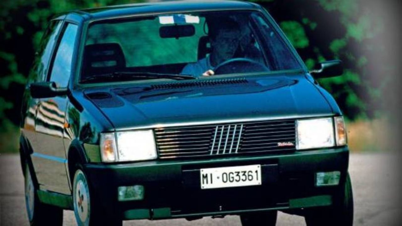 Pet cestnih dirkalnikov iz preteklosti Pet cestnih dirkalnikov iz preteklosti