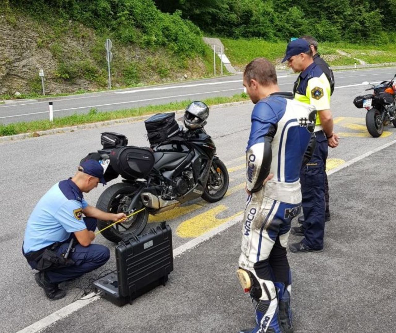 Poostren nadzor motoristov, velik poudarek cestam v Posočju