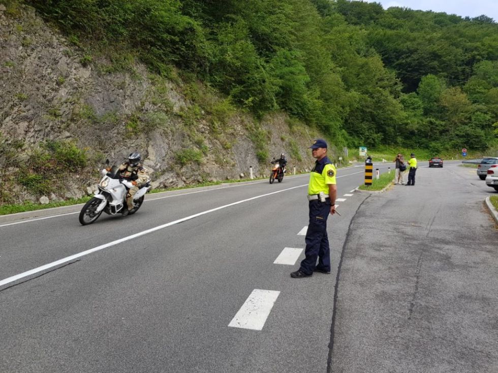 Poostren nadzor motoristov, velik poudarek cestam v Posočju