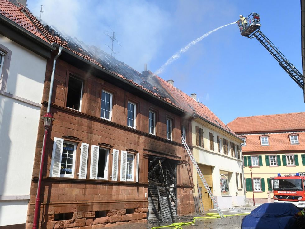 Zaradi baterije pogorela hiša