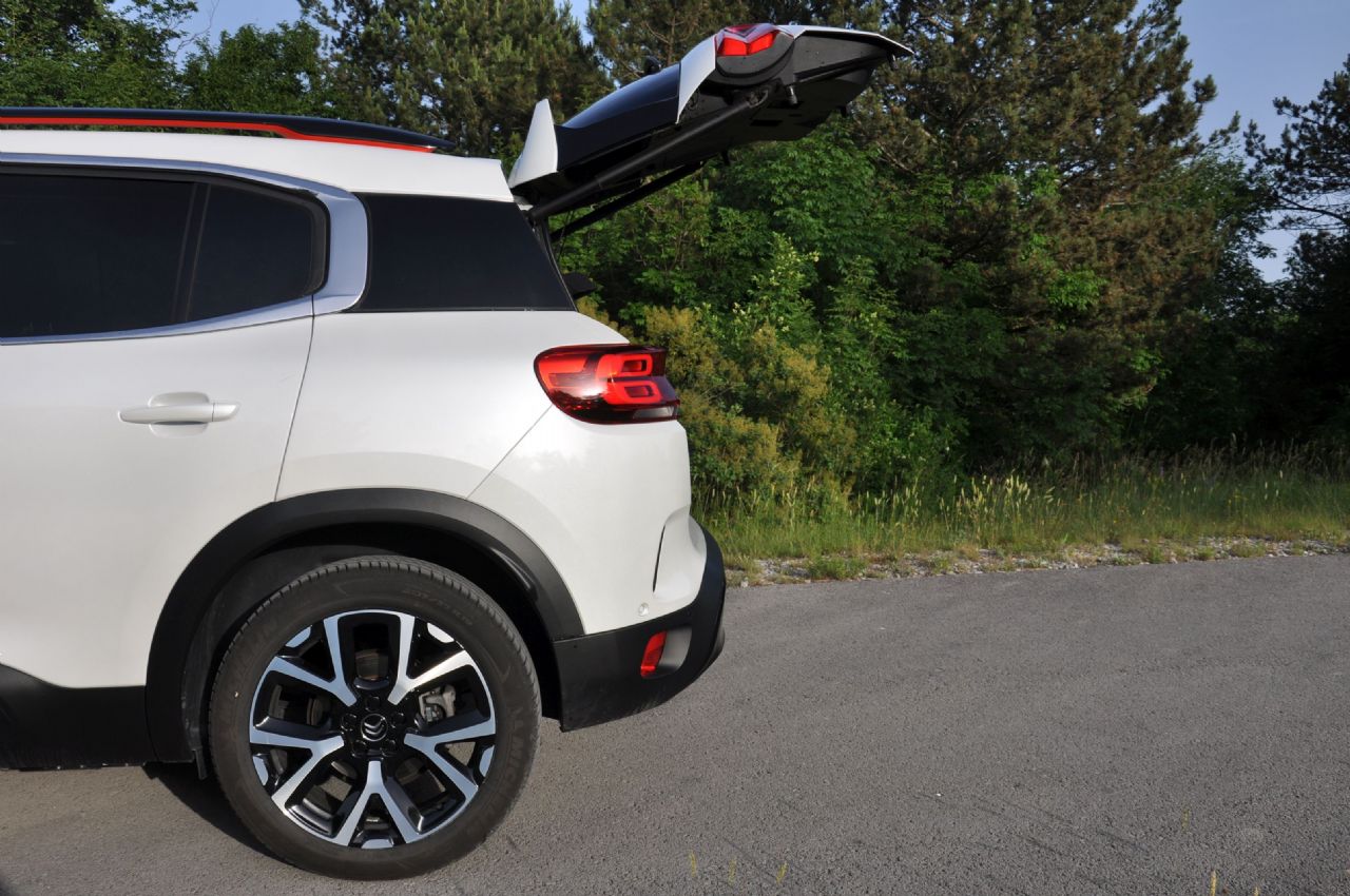 Tudi bencinsko gnani C5 AirCross ima svoje adute