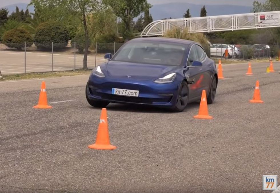 Kako se Tesla 3 obnese na losovem preskusu