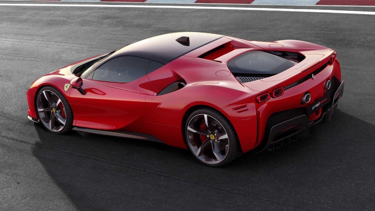 Najzmogljivejši cestni Ferrari vseh časov
