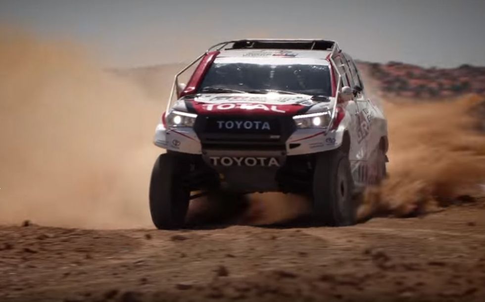 Kako je Fernando Alonso preskušal dakarsko Toyoto Hilux