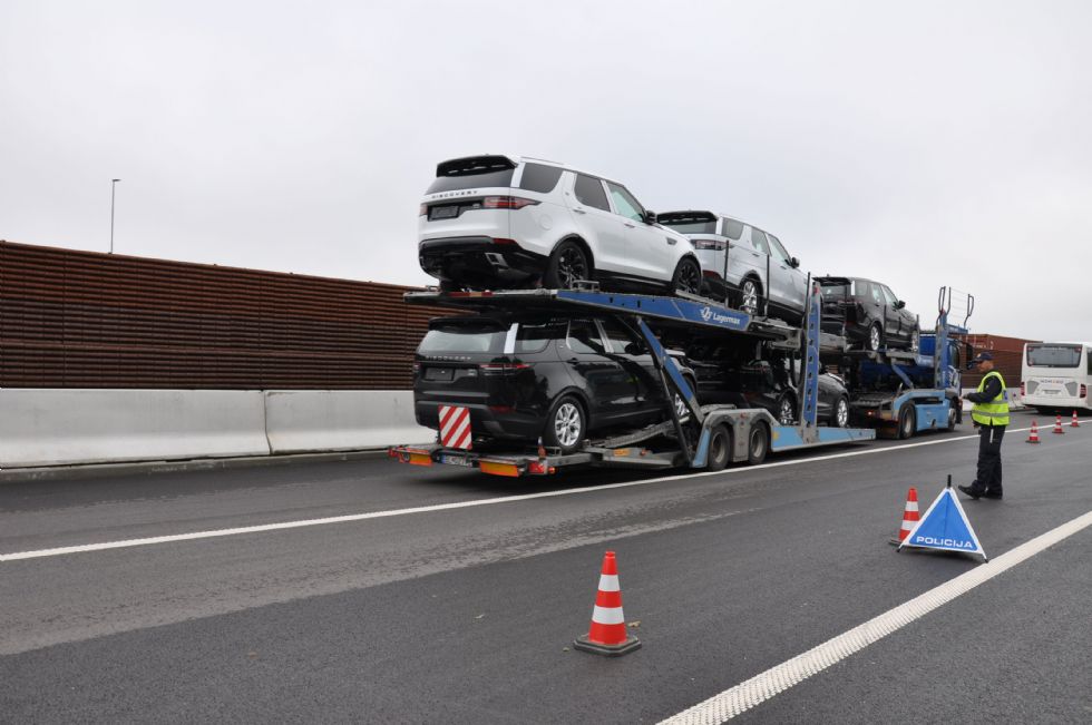 Na kaj so policisti pozorni pri kontroli tovornega prometa?