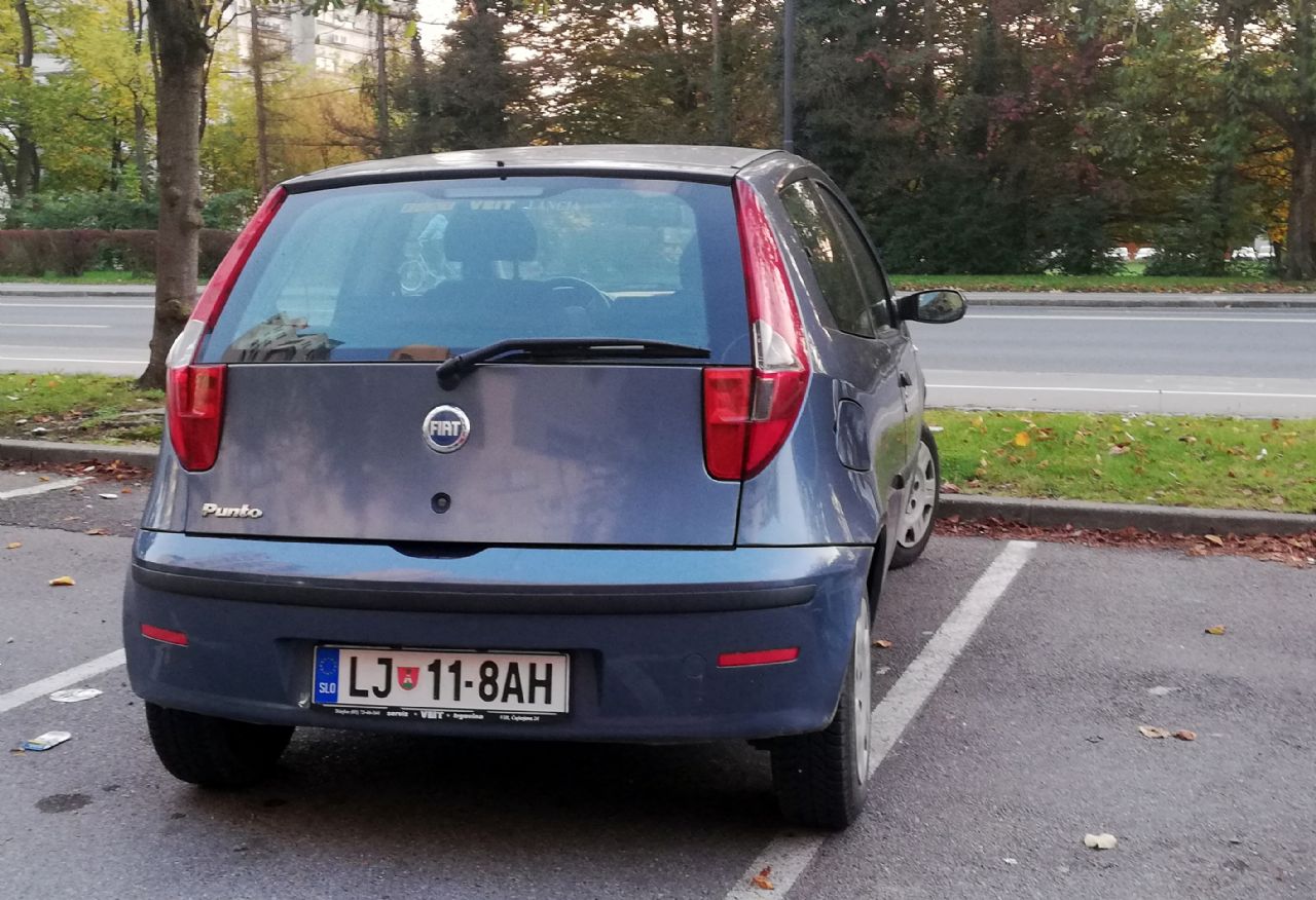 Brez prask na parkiriščih