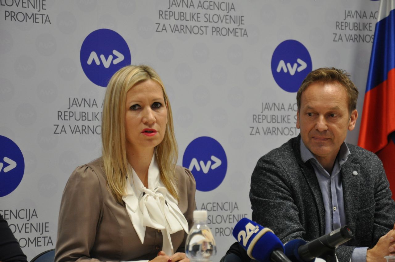 Desni je vozni, levi je samo za prehitevanje!