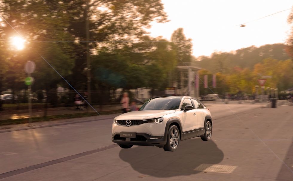 Nevidna električna Mazda v Ljubljani