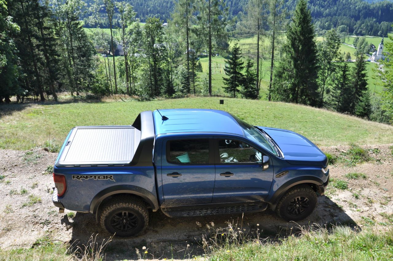 Raptor prvič na slovenskih tleh, k prvim kupcem novembra