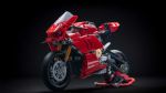 Ducatijev Panigale V4 R stroj iz Lego kock  - fotografija 3