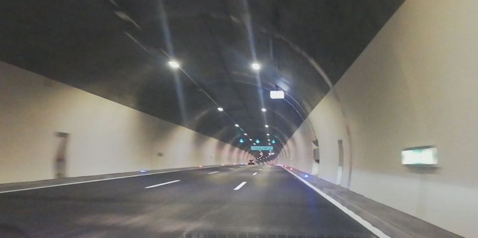 Prenovljeni tunel Golovec svetel kot dan