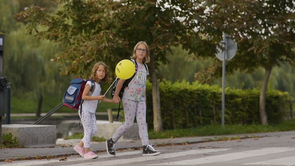 Pazimo na najmlajše in jim bodimo vzor!