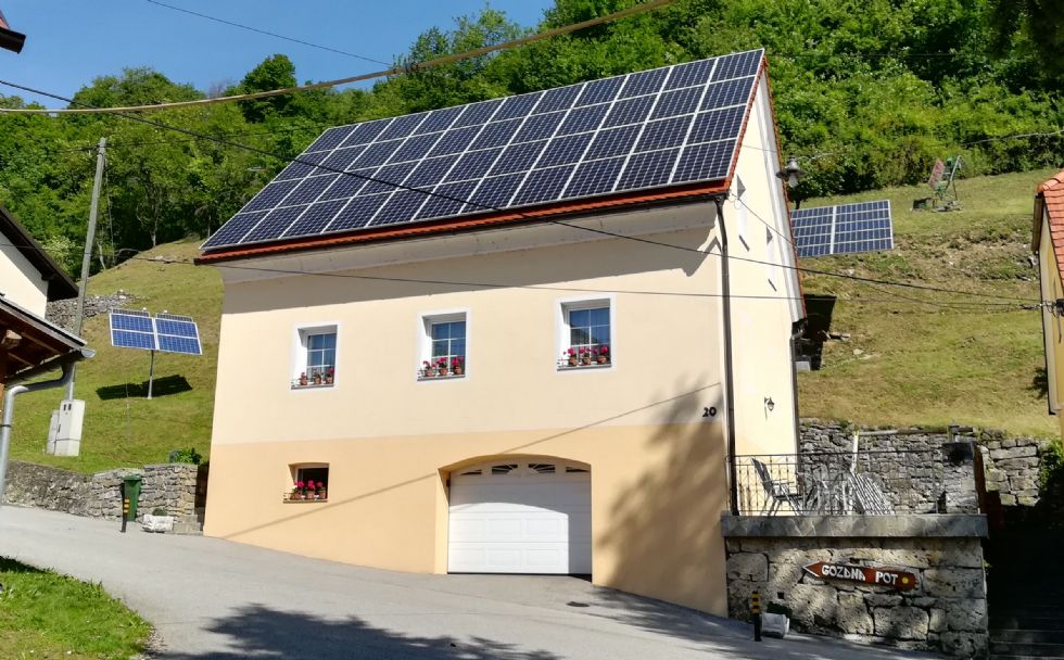Domače elektrarne na strehi za avto in palični mešalnik
