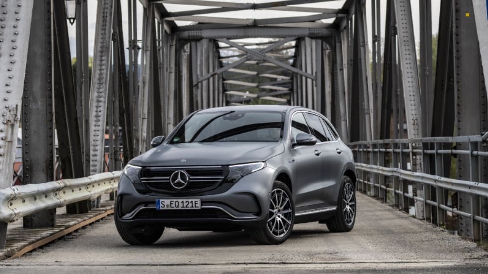 Daimler prepolovil načrtovano proizvodnjo EQC
