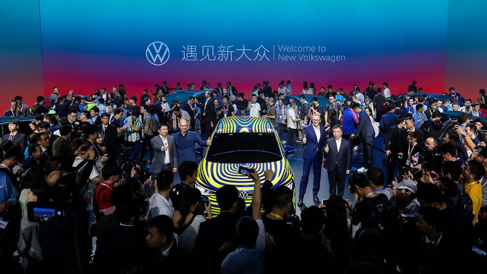 Volkswagen bo do leta 2028 prodal 28 milijonov električarjev